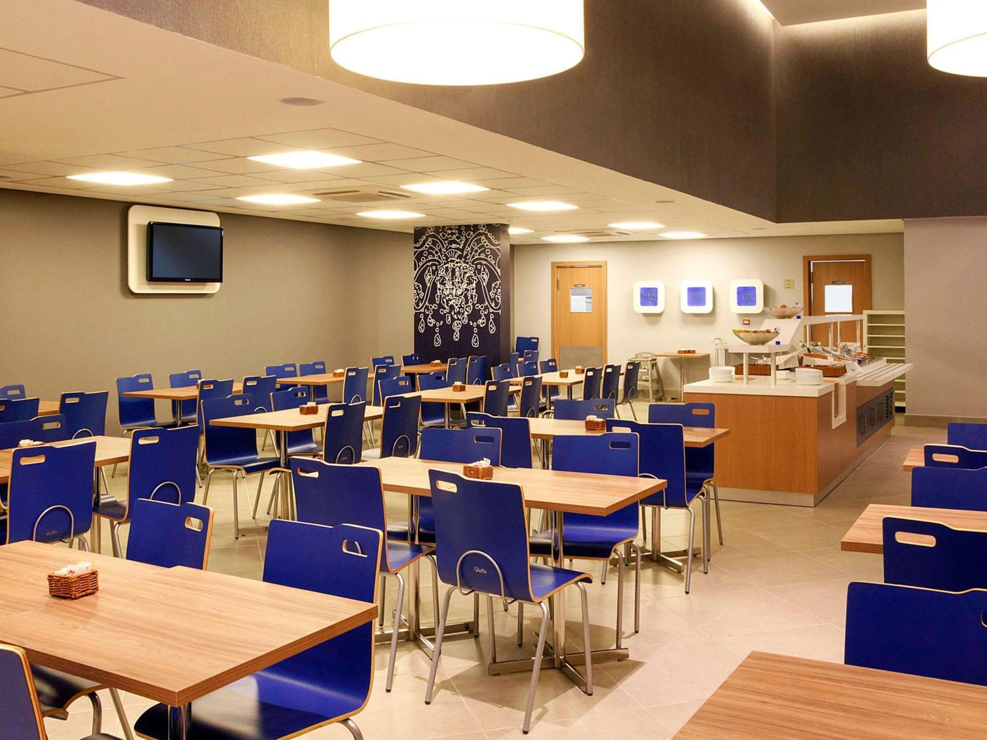 בלו הוריזונטה Ibis Budget Bh Afonso Pena Savassi מראה חיצוני תמונה
